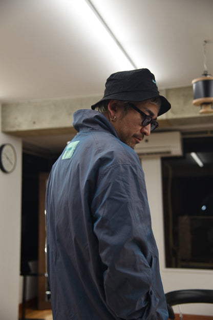 Water-repellent nylon halfzip jacket